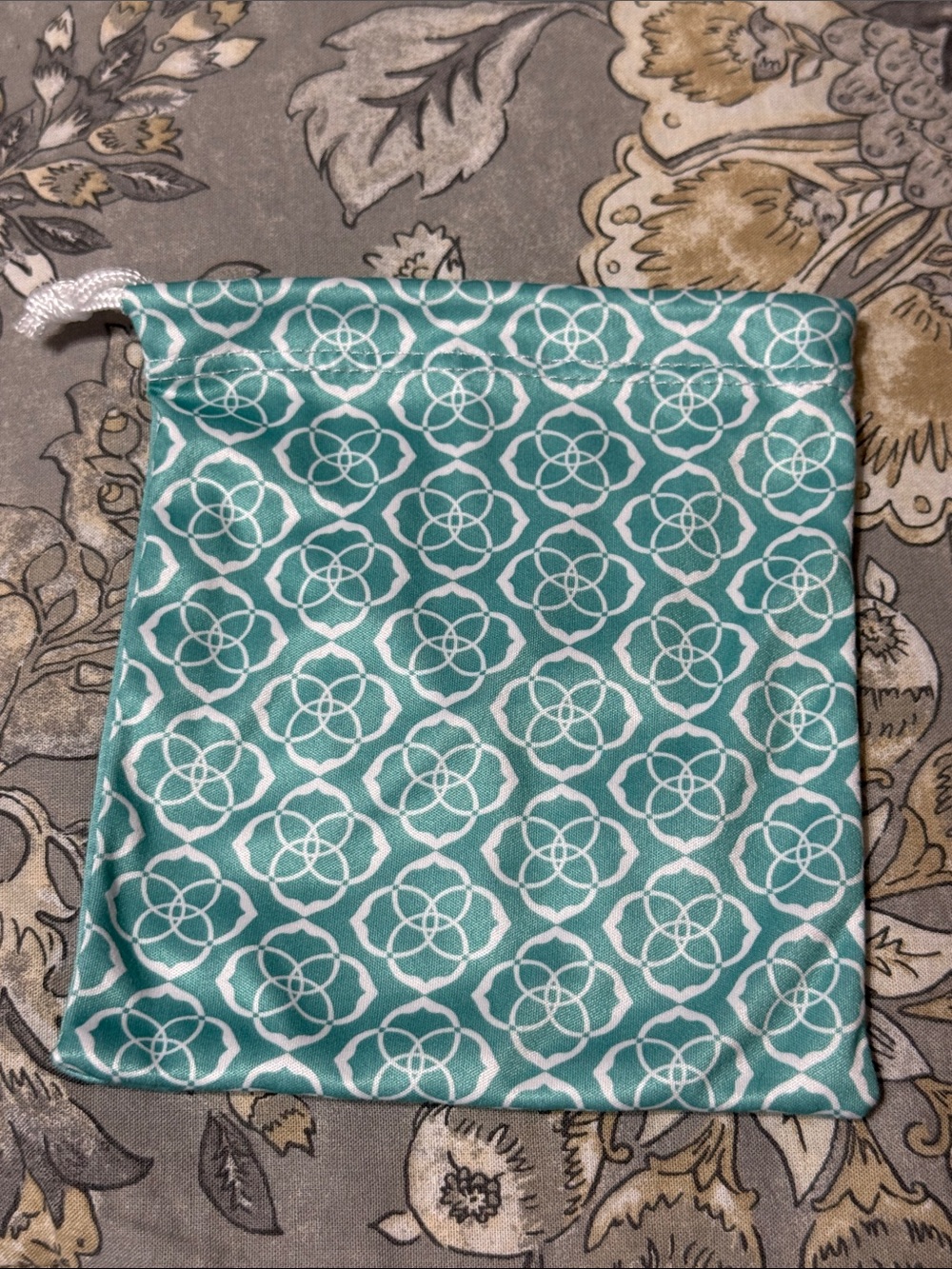 Kendra Scott Dust Bag - Picture 2 of 2